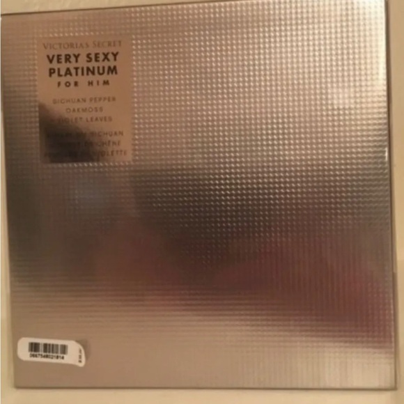 Victoria's Secret VERY SEXY PLATINUM For Him Cologne 1.0 fl.oz - Picture 4 of 4
